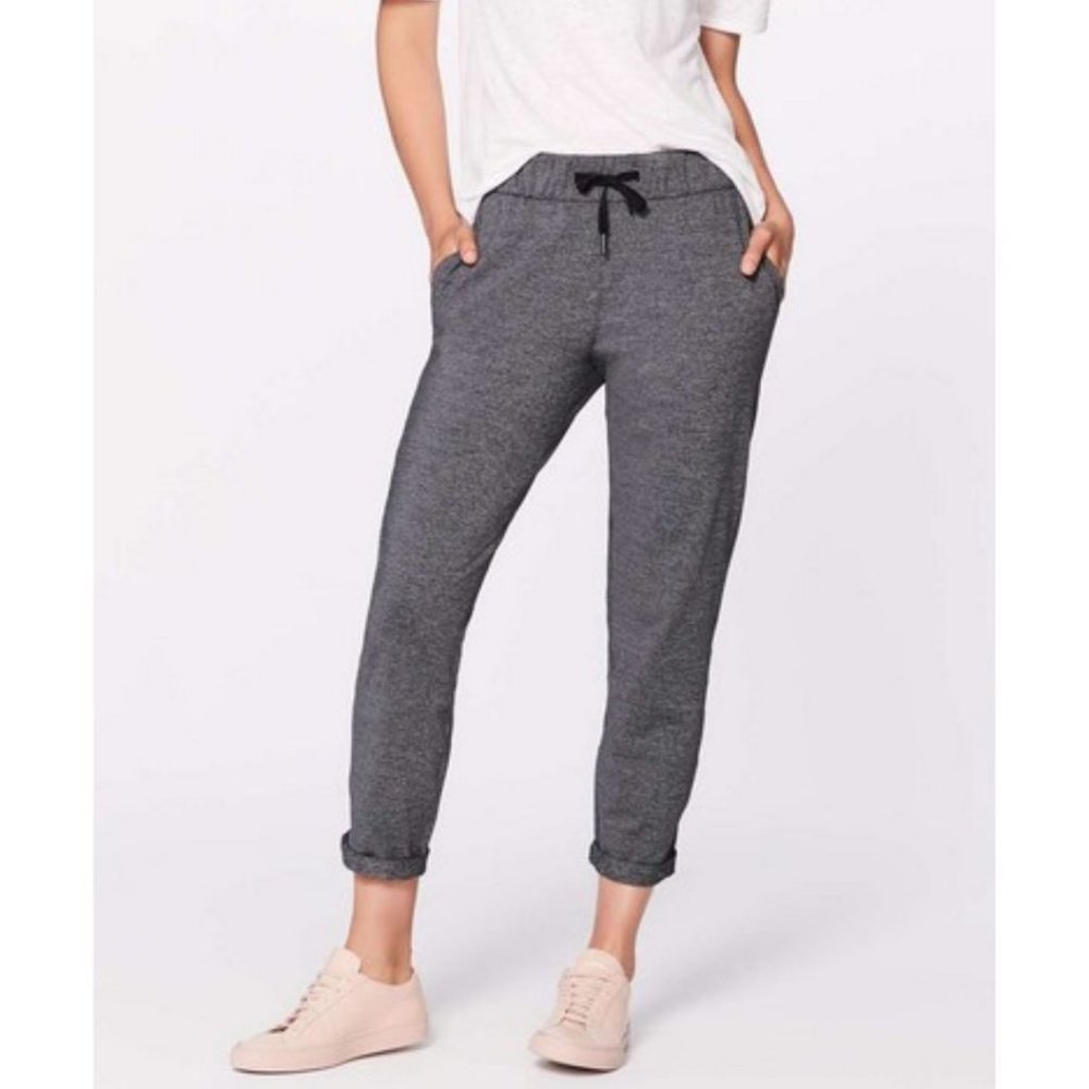Lululemon On The Fly Pant 28" Heathered Black Size 4